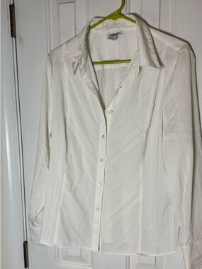 East 5th white Textured Button-Up Blouse